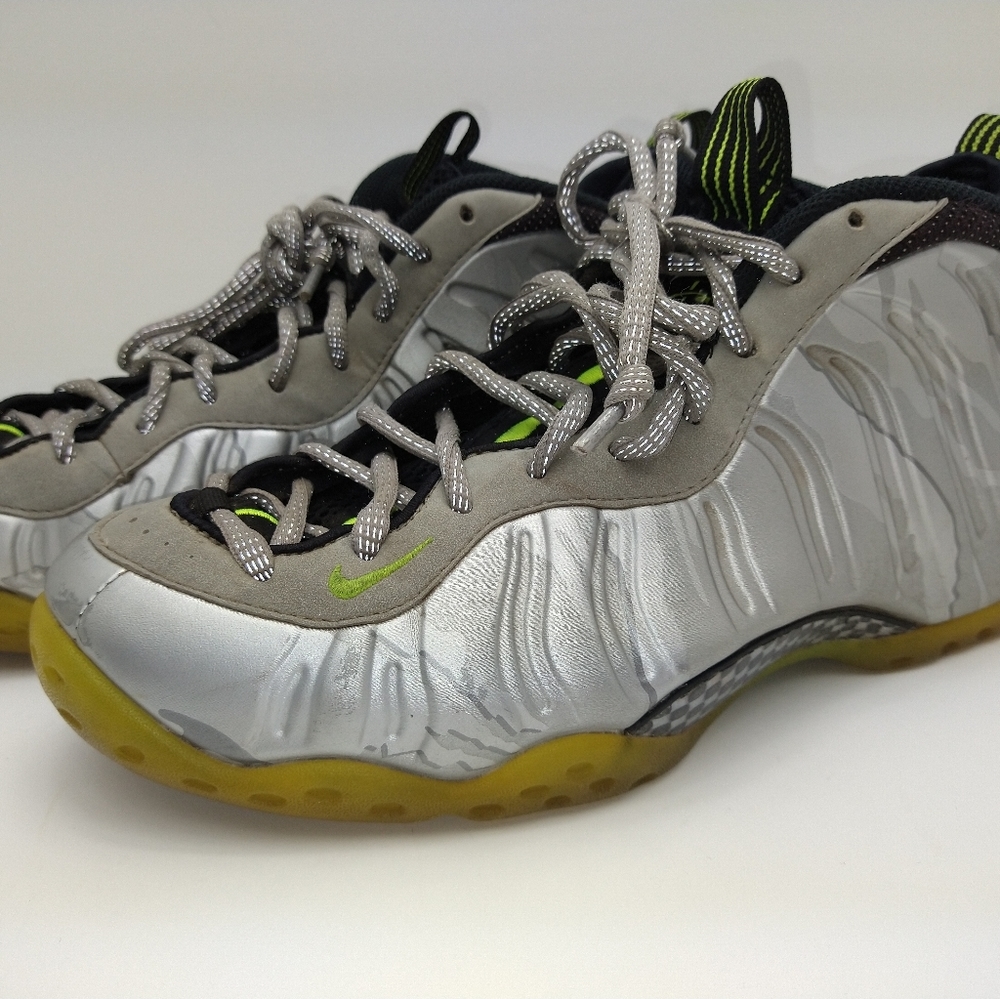 Foamposite men's size 10.5 please read discription